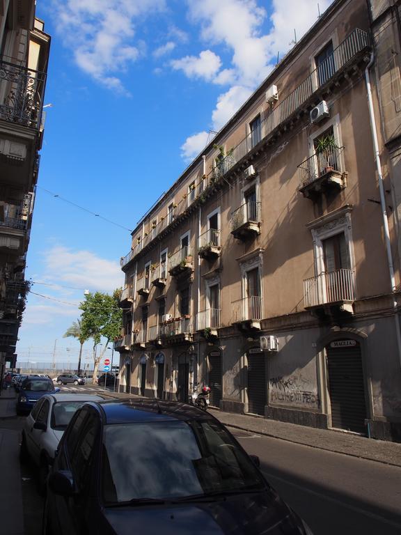 Casa Felice Nel Centro Storico, Ascensore E Terrazzo Catânia Exterior foto