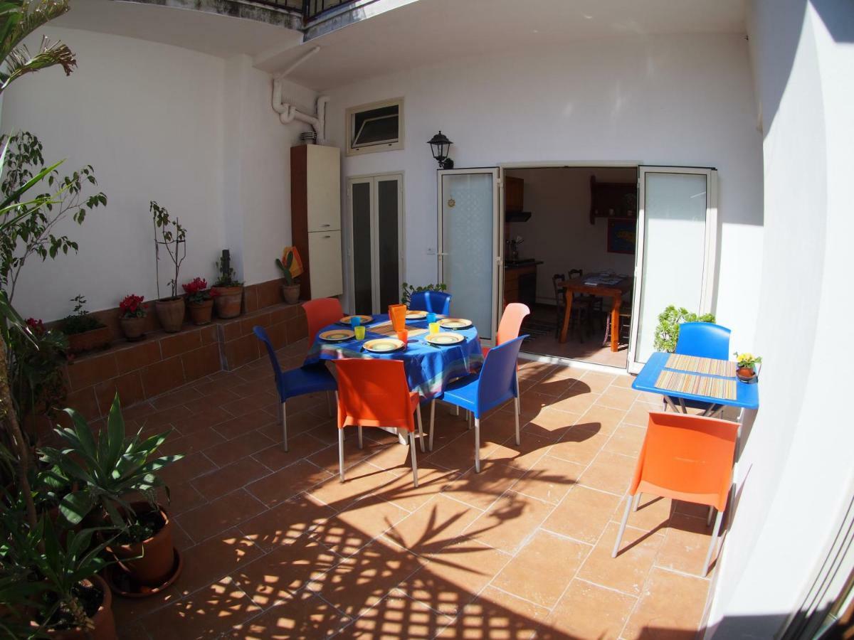 Casa Felice Nel Centro Storico, Ascensore E Terrazzo Catânia Exterior foto